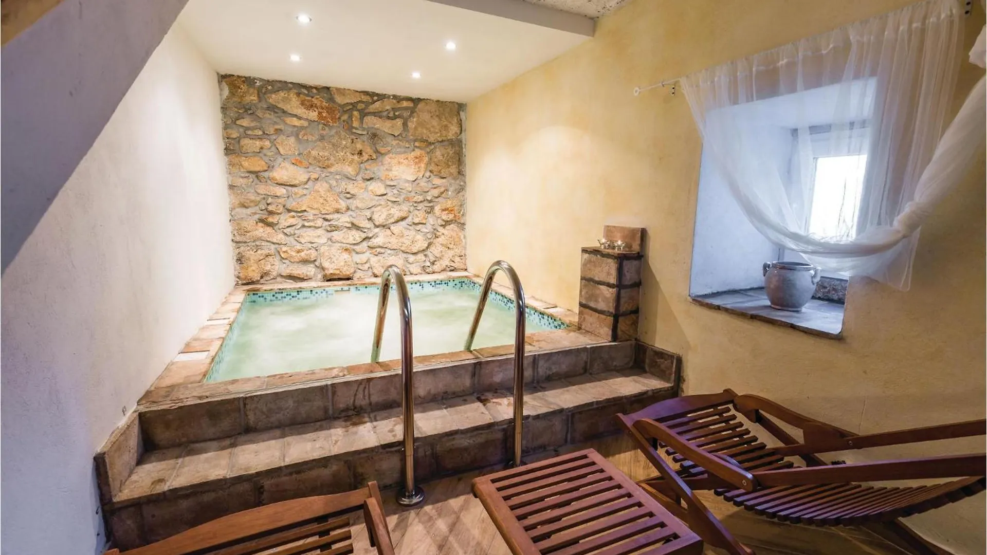 Awesome Home In Moscenicka Draga With Wifi קרואטיה